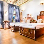 The King Charles 4*