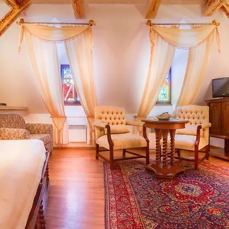 Отель The King Charles 4*