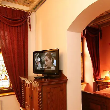 The King Charles 4*