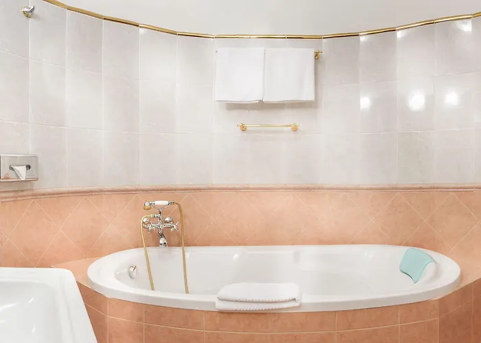 The King Charles Szálloda 4*