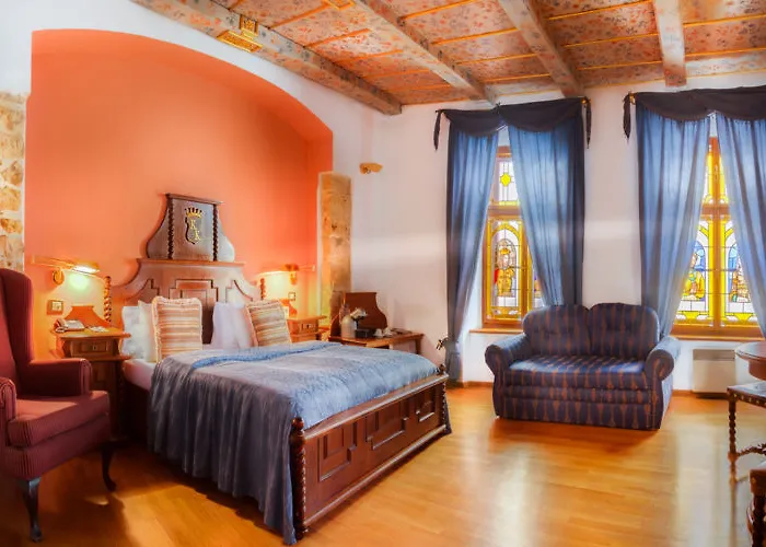The King Charles 4*